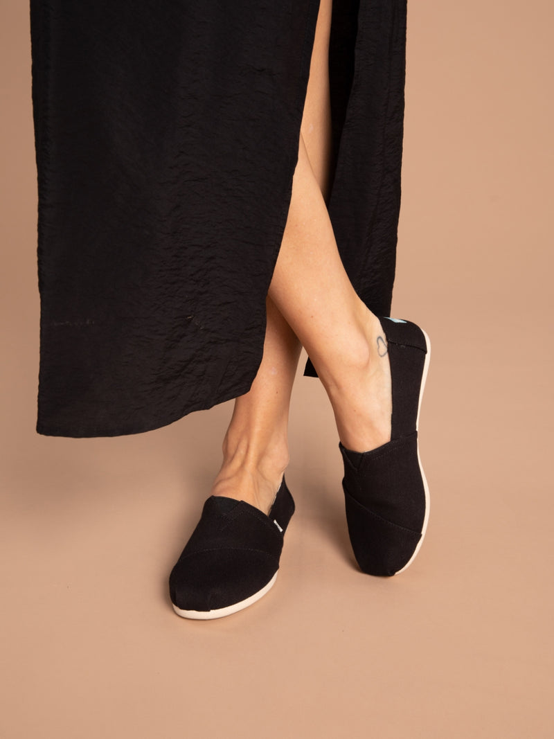 TOMS Classic Alpargata Canvas Slip-On Flat Shoe (WOMEN&MEN)