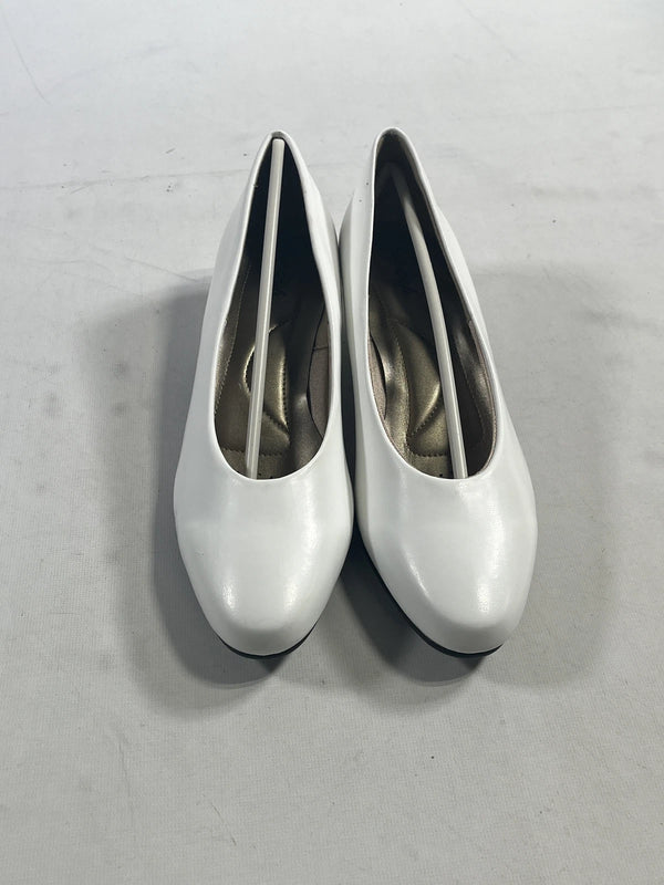 Women's Soft Style Angel II White Elegance Low Heel Slip On Shoes