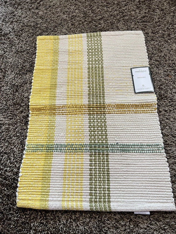 THRESHOLD Quality & Design 100% Cotton 17x24 Bath Rug Yellow/ Green Plaid Design