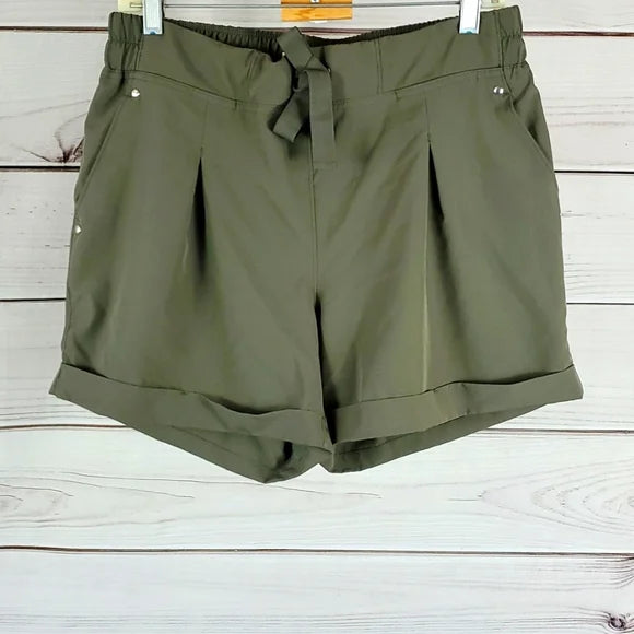 MPG shorts drawstring pleated cuffed green